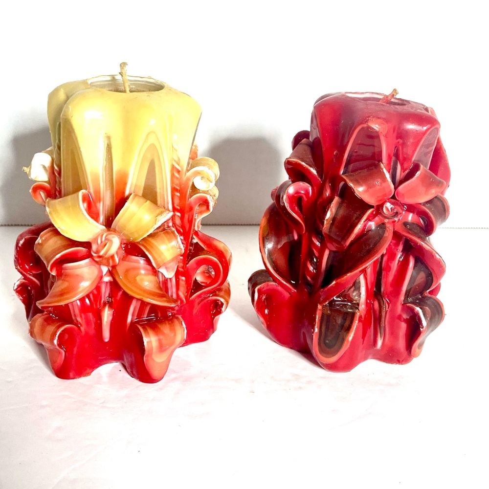 Set of 2 Unique vintage Artisan  hand carved 70s Glow ribbon candles Not used